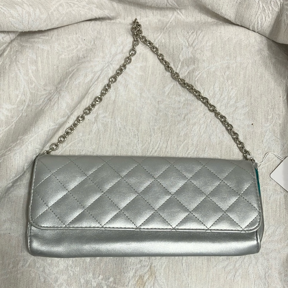 Elegant Silver Quilted Chain Bag